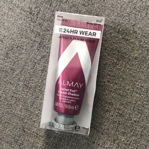 Almay Velvet Foil cream shadow